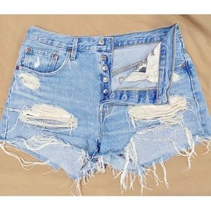 Levi’s Premium 501 Shorts; Hidden Button Fly; Size 31